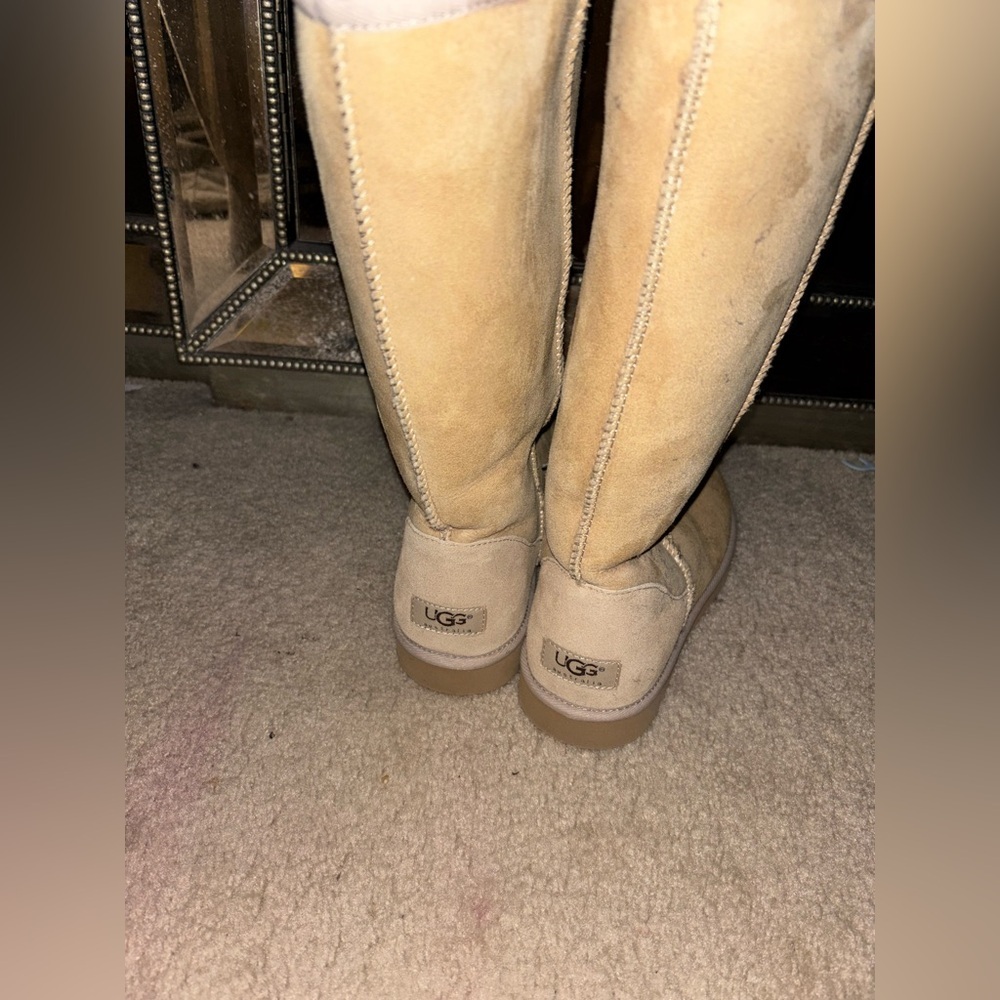 UGG Classic EXCELLENT CONDITION Tall tan boot SIZE 9​​ - Picture 9 of 9